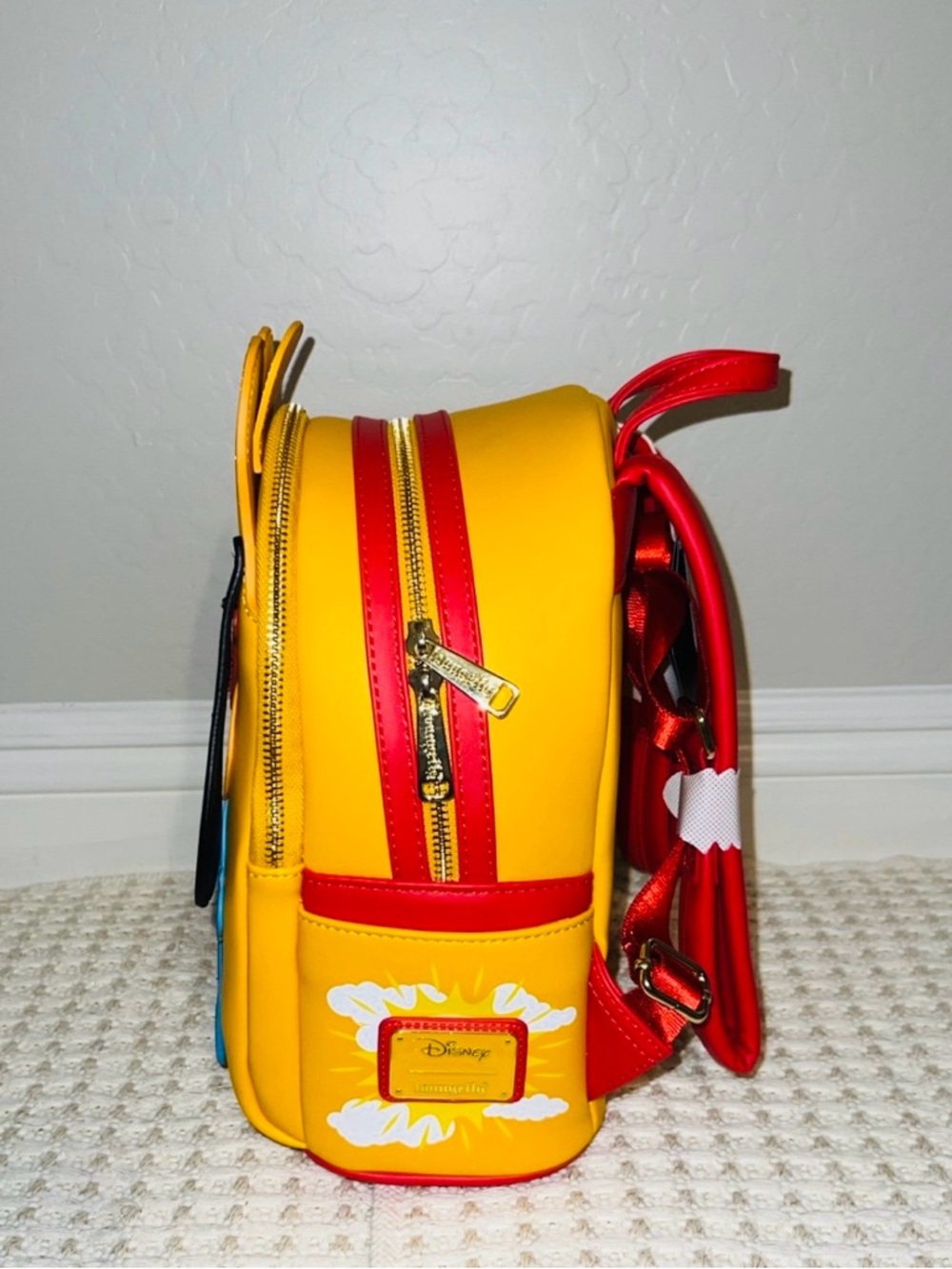 NWT Loungefly Disney Pluto Web Exclusive Summer Beach Cosplay Mini Backpack - Picture 7 of 8